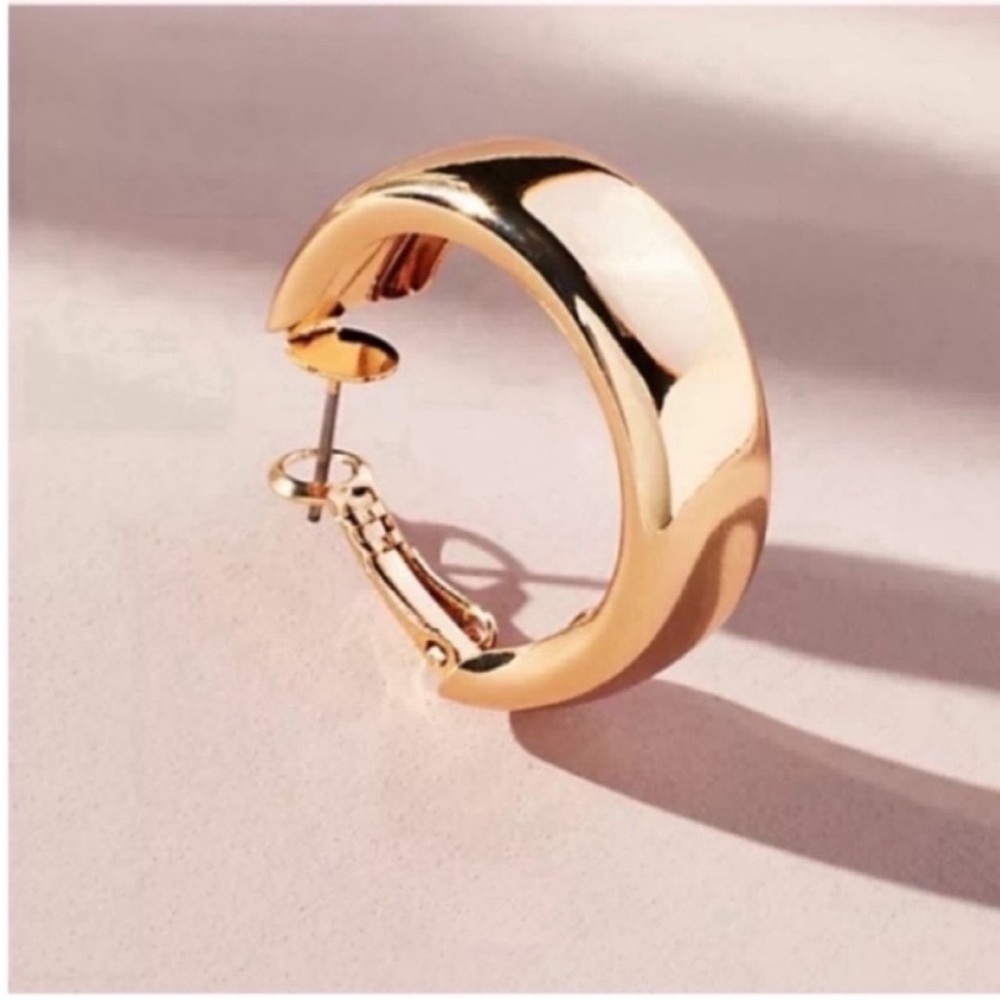 New! Anthropologie Cannes Gold Wide Hoop Earrings (1051) NWOT - Picture 3 of 5